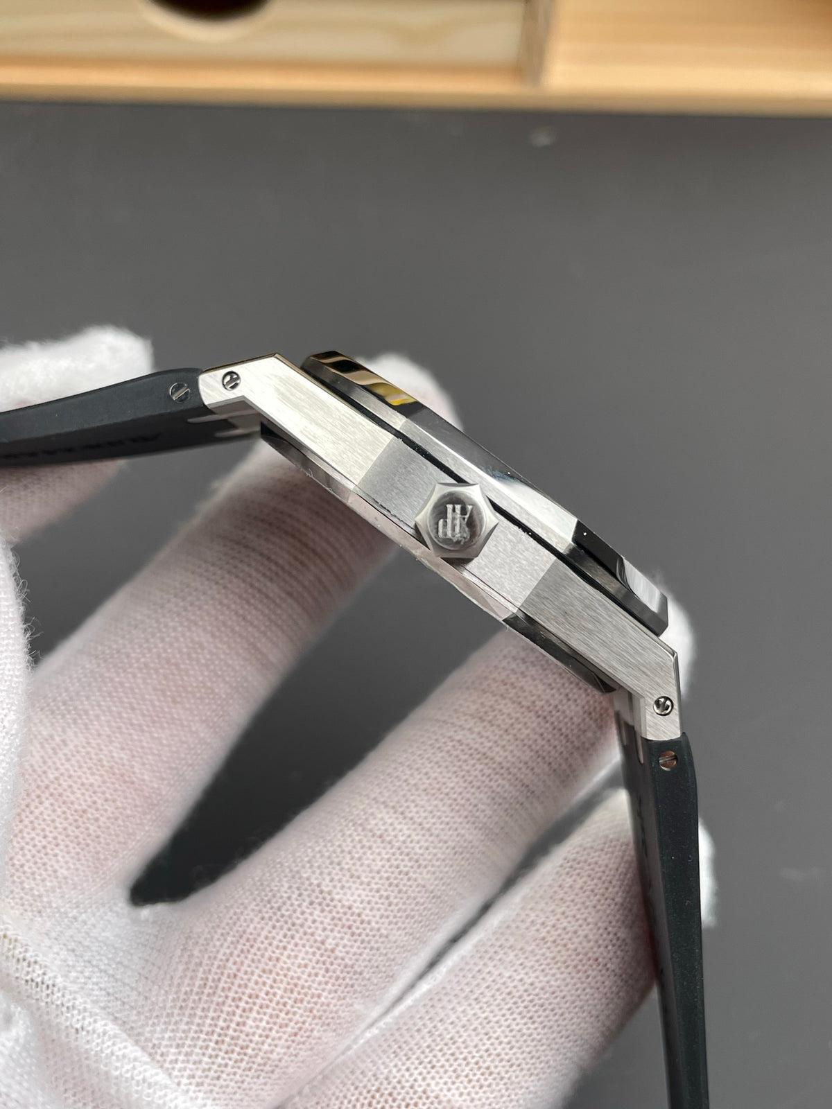 Audemars Piguet Royal Oak Style – Black Dial / Black Rubber Strap