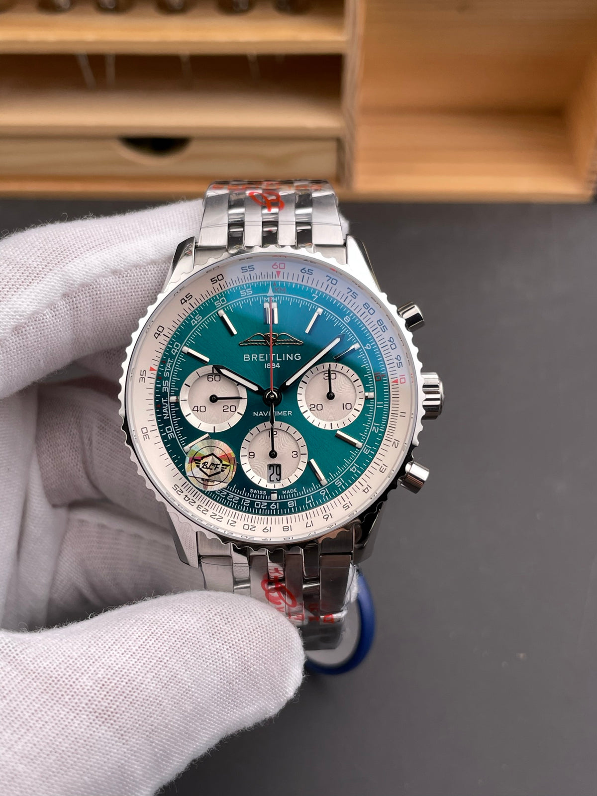 Breitling Navitimer-Style Chronograph – Green Dial