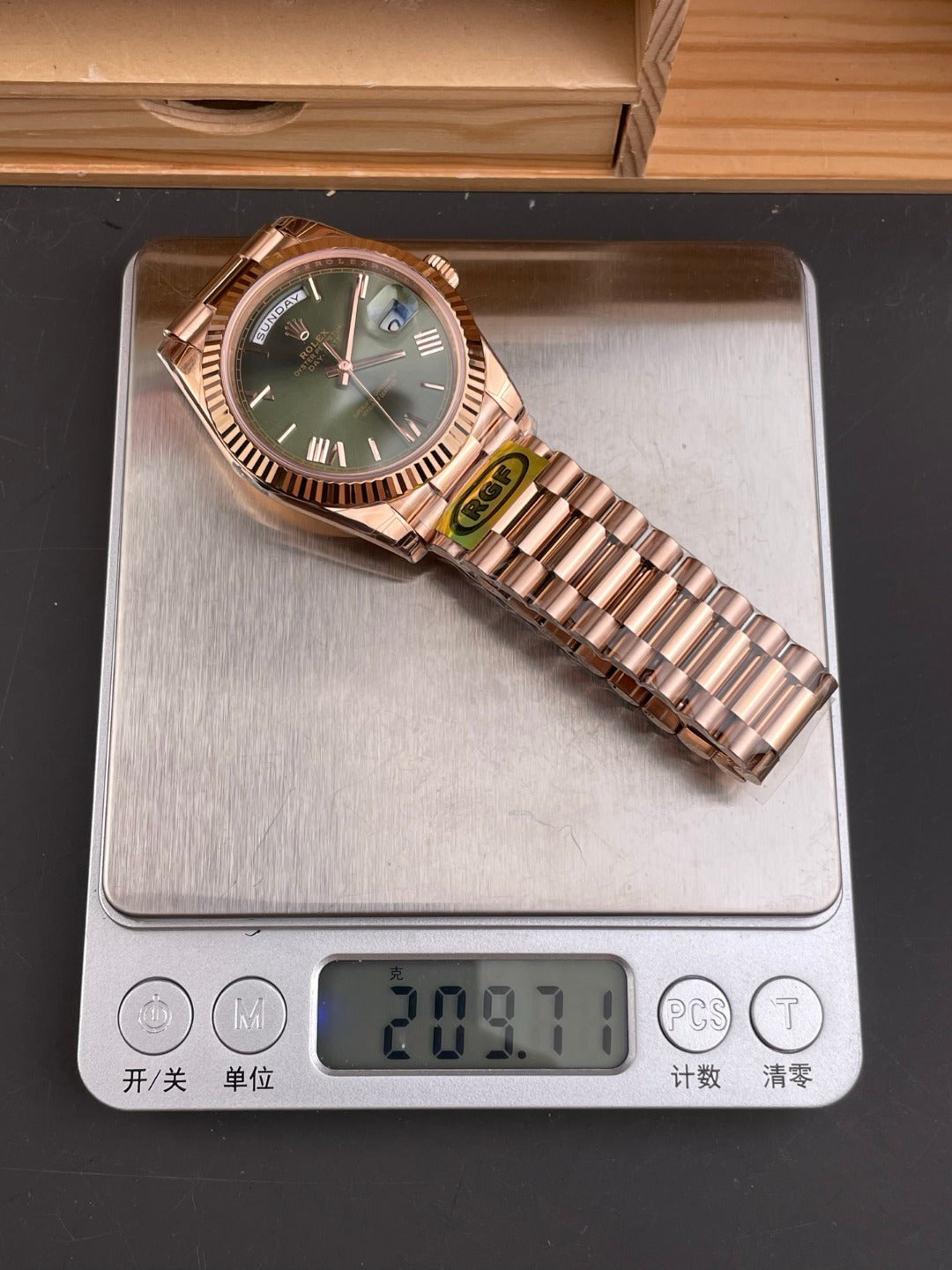 Rolex Day-Date 40 — Everose Gold & Olive Green Dial