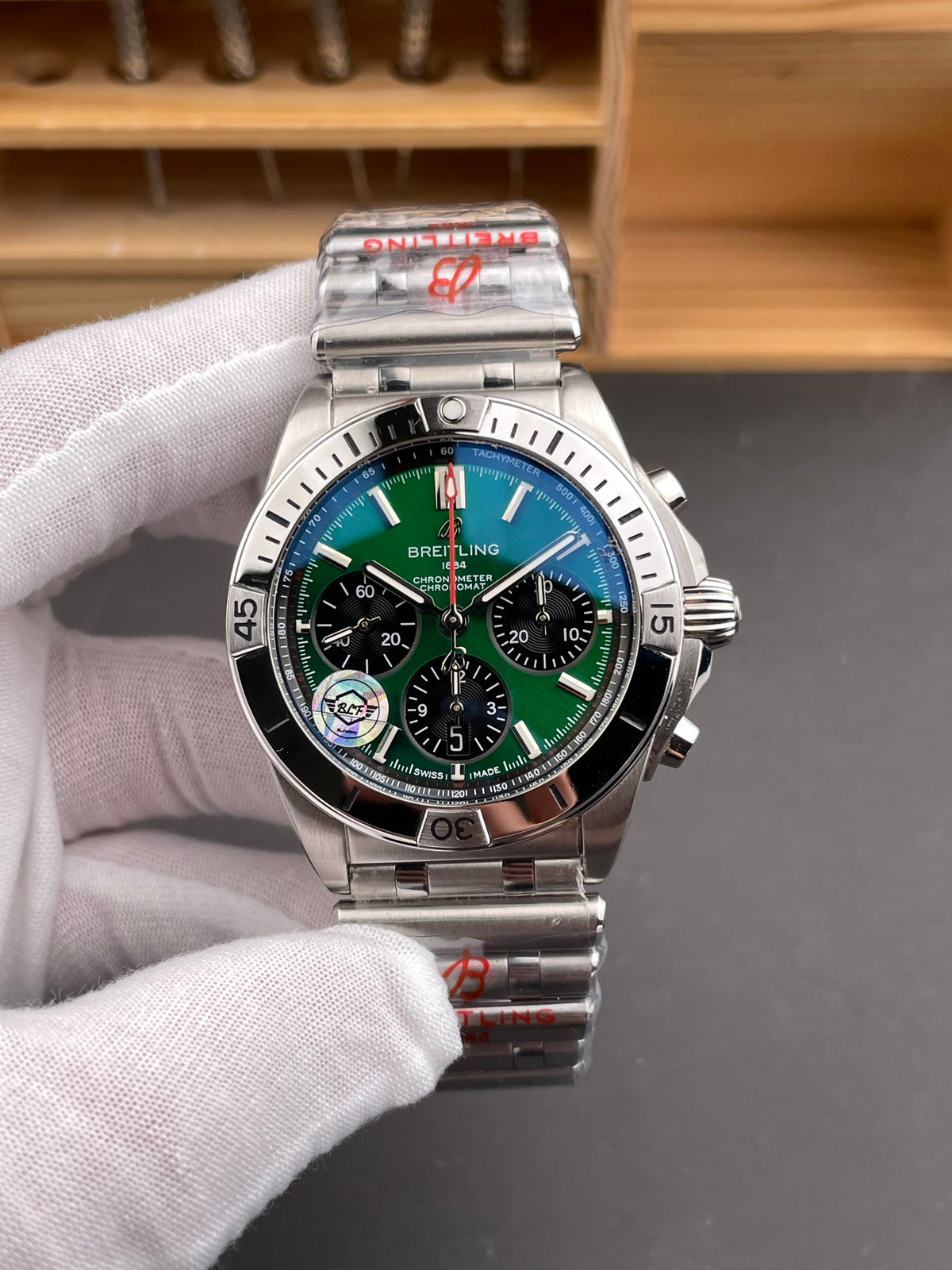 Breitling Chronomat B01 42 – Green Dial Chronograph