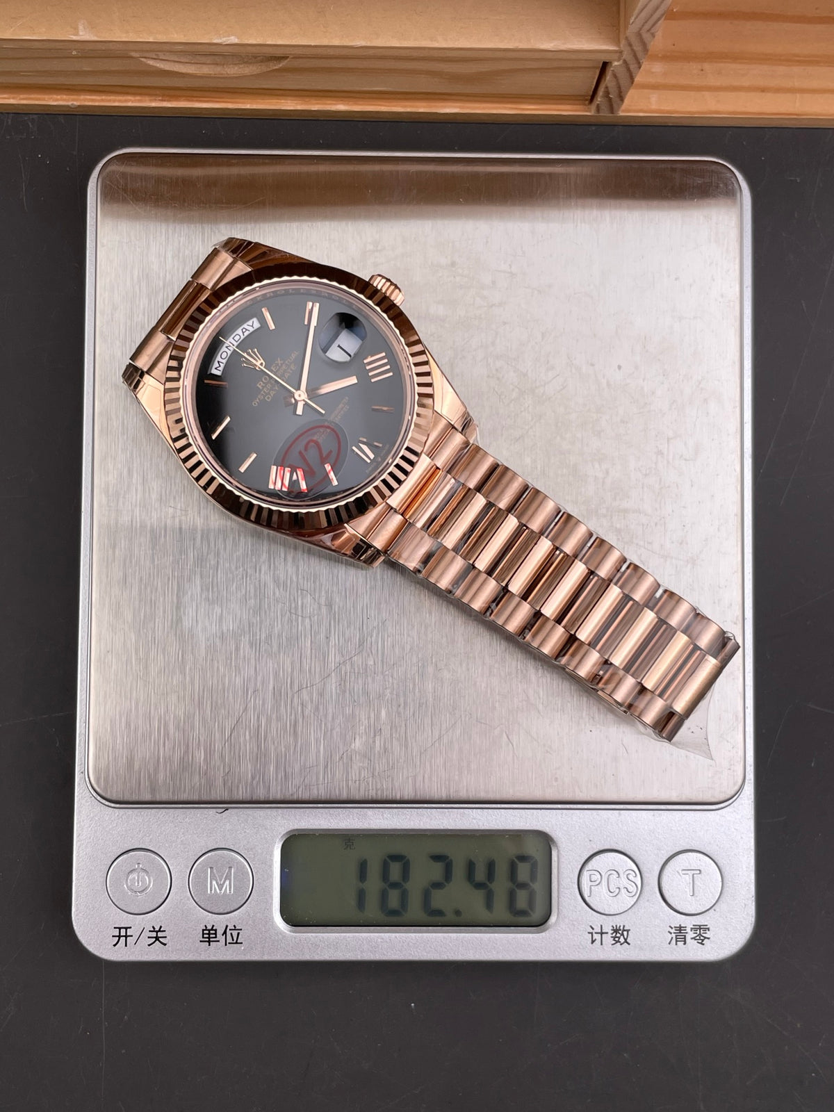 Rolex Day-Date 40 – Everose Gold Black Dial
