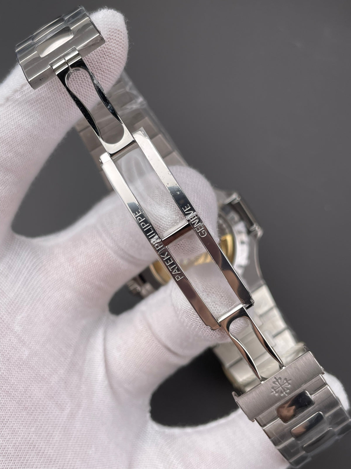 PATEK PHILIPPE NAUTILUS PERPETUAL CALENDAR